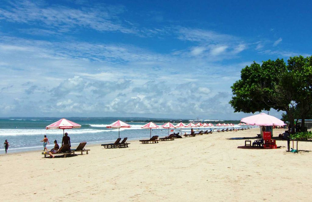 Keindahan-Pantai-Kuta-Bali-yang-sanggup-menarik-ribuan-wisatawan-setiap-tahunnya-1024×663 Keindahan-Pantai-Kuta-Bali-yang-sanggup-menarik-ribuan-wisatawan-setiap-tahunnya-1024x663